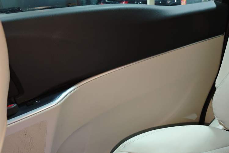 Used Buick GL8 2022 Land Cruiser Executive Class 652T Comfort Model
