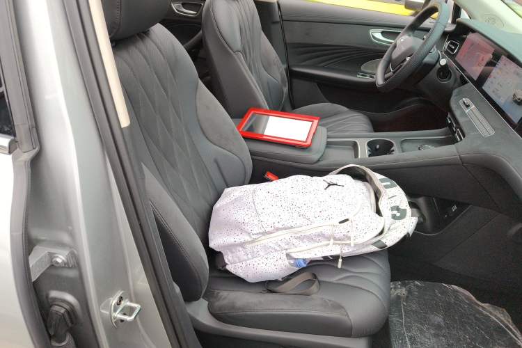 Used Roewe D7 2023 DMH 125km Flagship Edition
