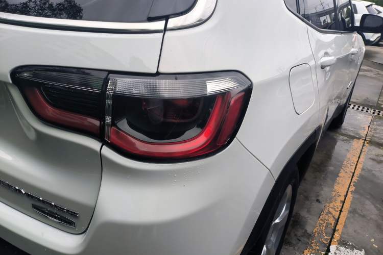 Used  Compass 2017 200T Automatic Family Edition
