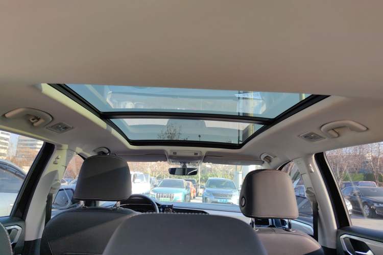 Used Volkswagen Tayron 2020 330TSI Two-Wheel Drive Luxury Smart Connectivity Version
