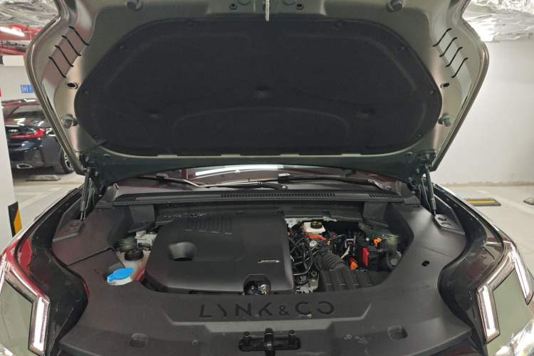 Used Lynk & Co 08 EM-P 2023 220km All-Wheel-Drive Performance Halo
