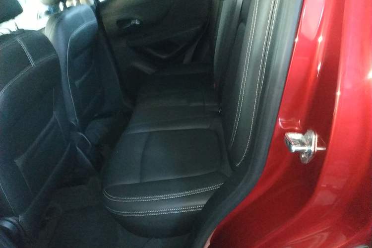 Used Buick Encore 2016 18T Automatic Two-Wheel Drive Urban Fashion Model
