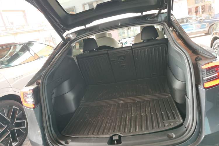 Used Tesla Model Y 2021 Long-Range All-Wheel-Drive Version