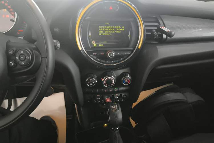 Used  MINI 2016 1.5T COOPER
