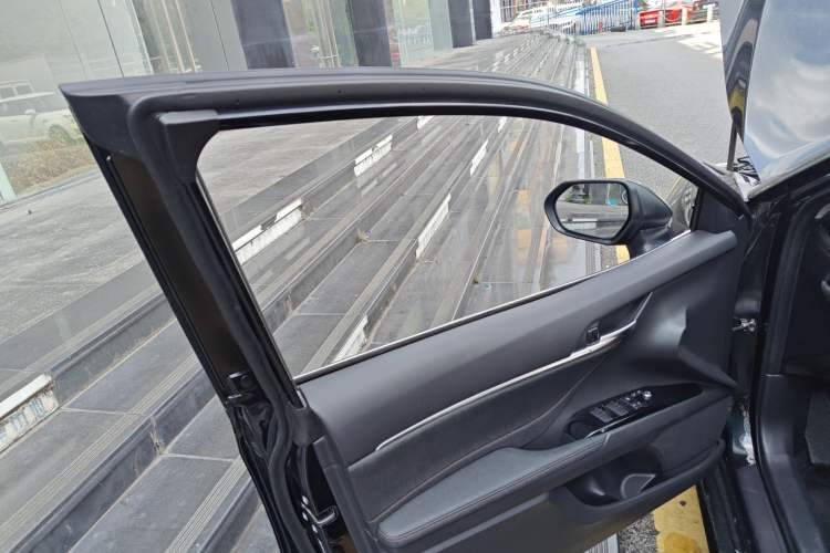 Used Toyota Camry 2023 2.0GVP Premier Edition
