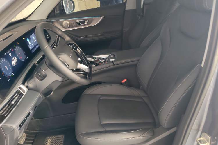 Used Chery Tiggo 8 PRO 2025 290T Two-Wheel-Drive Luxury Edition
