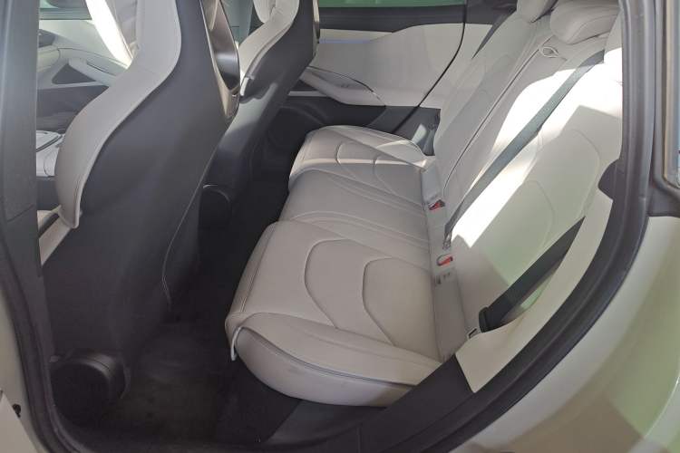 Used  SU7 2024 Rear-Drive Ultra-Long Range Advanced Pro-Level Intelligent Driving Version
