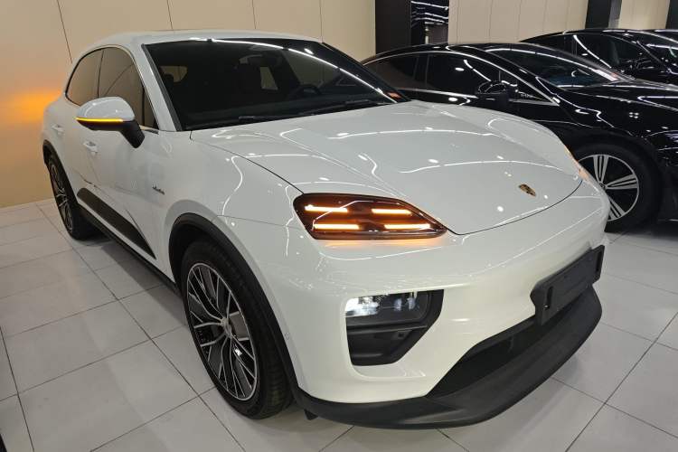 Used Porsche Macan 2024 Macan Long Range Edition
