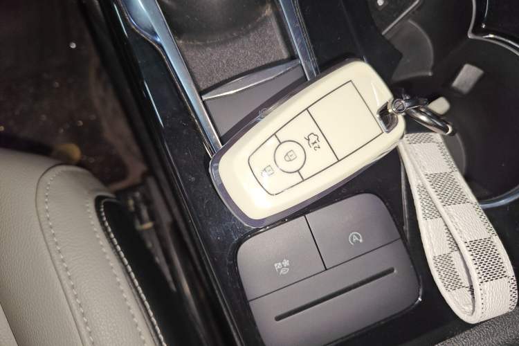 Used Ford Escape 2020 EcoBoost 245 Two-Wheel-Drive Comfort Edition
