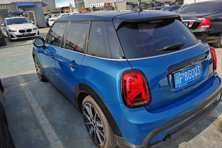 Used  MINI 2022 1.5T COOPER Artist Five-Door Edition
