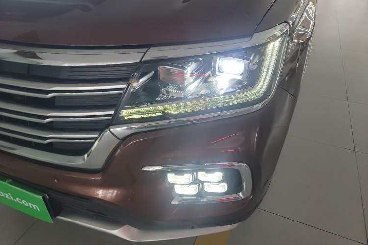 Used Roewe RX8 2018 30T Two-Wheel Drive Flagship Edition