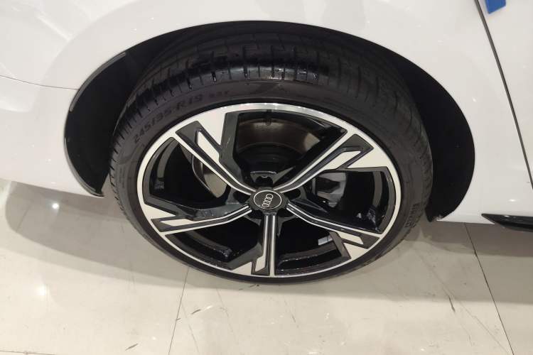 Used Audi A4L 2024 40 TFSI Luxury Dynamic Edition (Starry Night Version)
