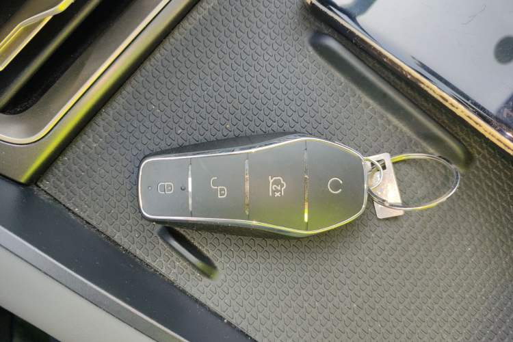 Used BYD Qin L 2025 DM-i Smart Drive 120KM Leading Model