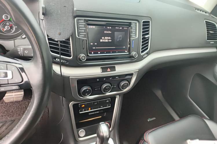 Used Volkswagen Sharan 2018 Revised Version 380TSI Comfort Edition 7-Seater
