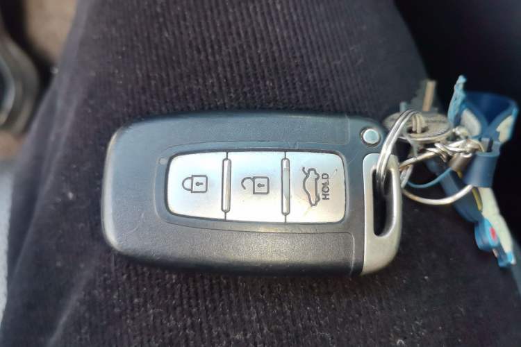 Used Hyundai Sonata 2013 2.0L Automatic Luxury Edition