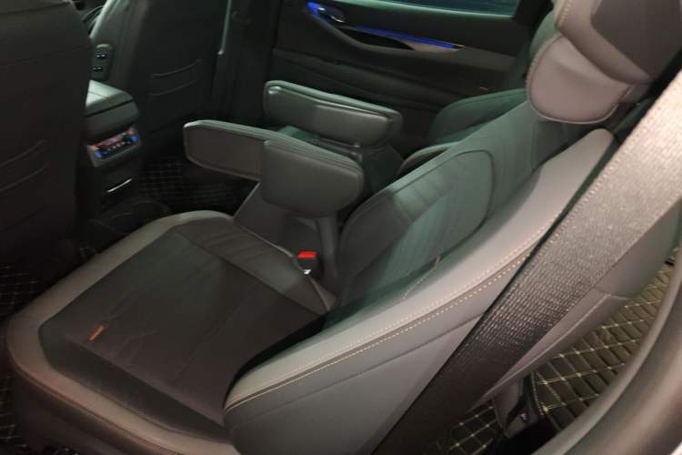 Used Ford Edge 2023 Ford Explorer L 2.0T EcoBoost Four-Wheel Drive 7-Seater Supreme Model
