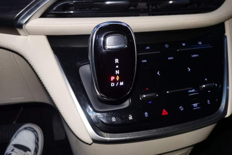 Used Buick GL8 2023 ES Lu Zun Deluxe Model
