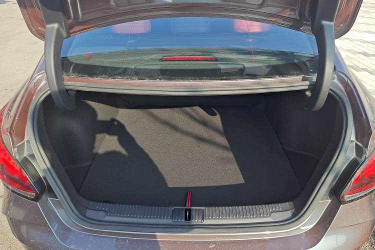 Used MG 5 2022 180 DVVT CVT Youth Luxury Edition
