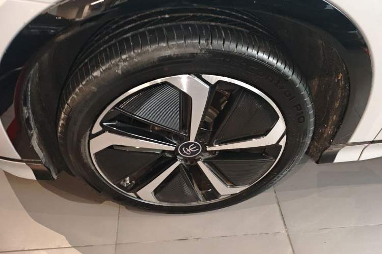 Used BYD Song L EV 2025 Intelligent Driving Version 662 km LiDAR Excellence Edition
