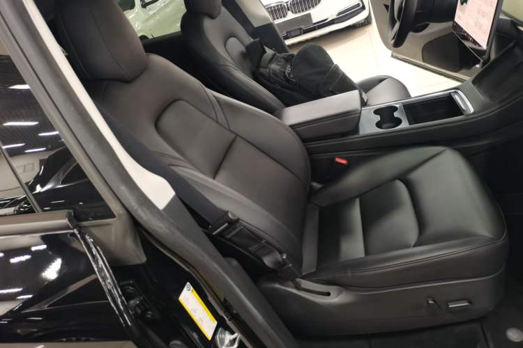 Used Tesla Model Y 2022 Rear-Wheel-Drive Version
