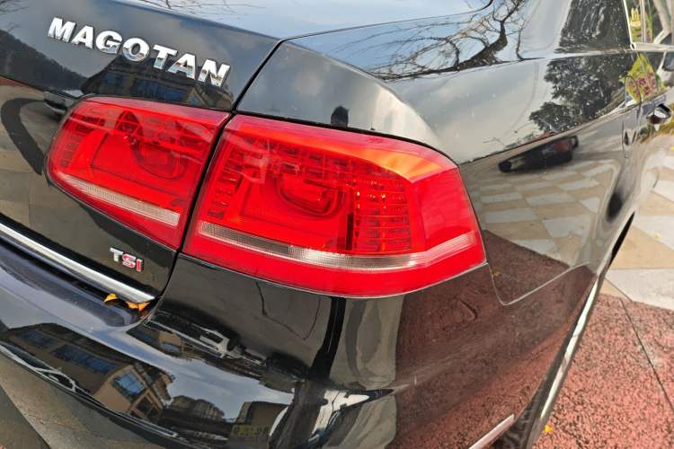 Used Volkswagen Magotan 2015 1.8TSI Luxury Model