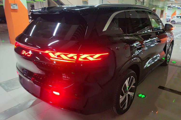 Used BYD Tang L 2025 EV with 670 km Range LiDAR and Premium Features