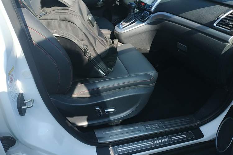 Used Haval H6 2015 Sport Edition 1.5T Automatic Two-Wheel Drive Luxury Model