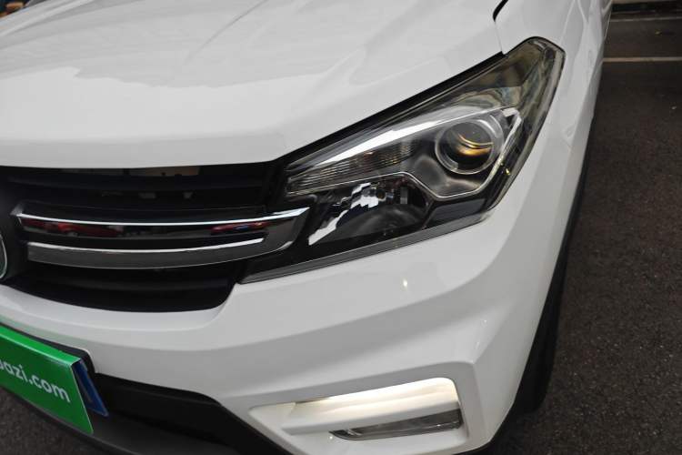 Used Dongfeng Fengon S560 2018 1.8L CVT Smart Connect 7-Seater
