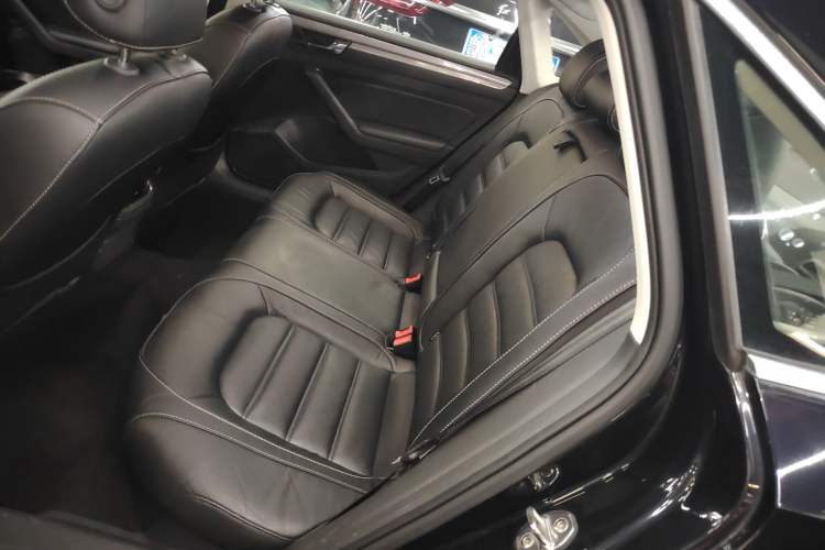 Used Volkswagen Passat 2017 330TSI DSG Luxury Edition
