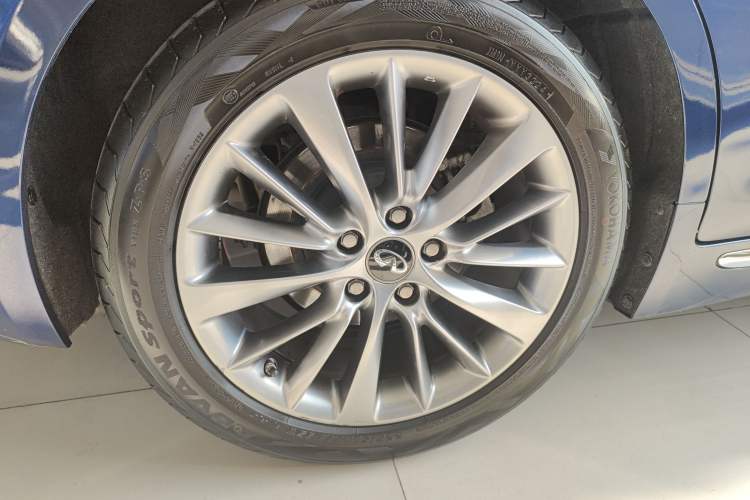 Used Infiniti Q50L 2018 2.0T Enjoyment Version China VI Standard
