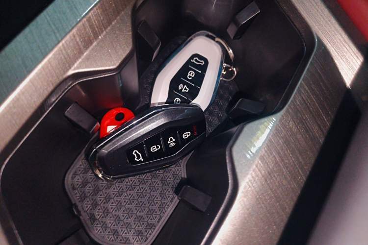 Used JETOUR X70 2025 1.5T DCT Overdrive PRO 5-Seater
