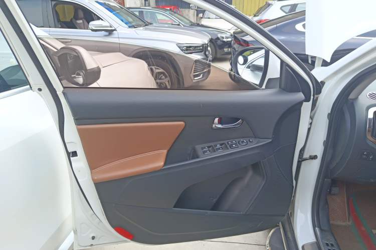 Used Kia Sportage R 2015 2.0L Automatic Two-Wheel Drive GLS
