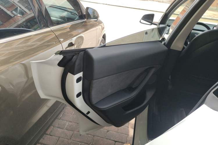 Used Tesla Model Y 2023 Long-Range All-Wheel-Drive Version
