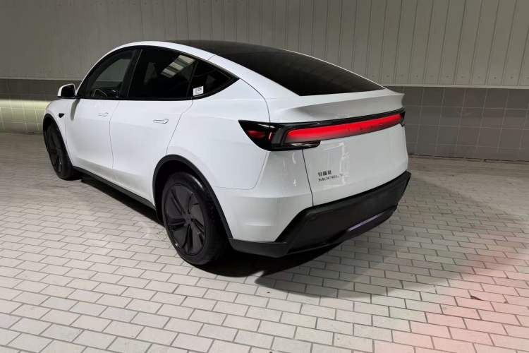 Used Tesla Model Y 2026 Rear-Drive Model