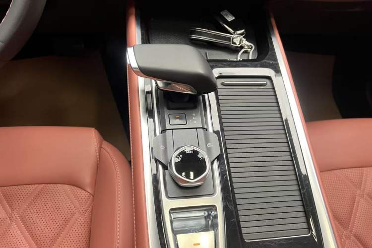 Used Changan CS55PLUS 2024 3rd Generation 1.5T DCT Prestige Model
