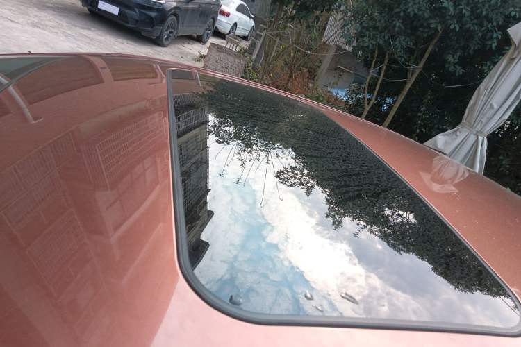 Used Venucia D60 2018 1.6L CVT Smart Connect Elite Edition
