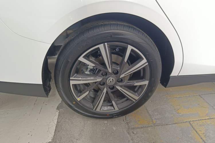 Used Changan Eado 2025 Blue Whale 1.5T 500Bar Prestige Model
