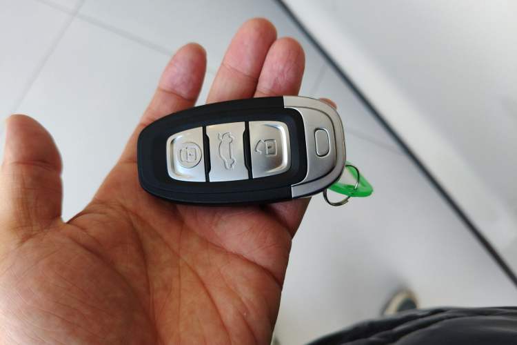 Used Hongqi E-QM5 2022 431 km Charge & Enjoy Edition
