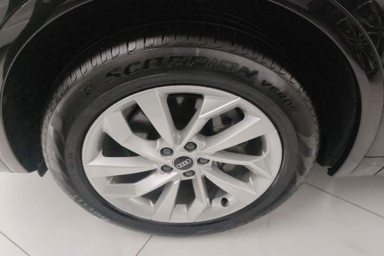 Used Audi Q5L 2022 40T Luxury Dynamic Model