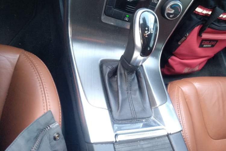 Used Volvo V60 2014 T5 Zhiya Edition