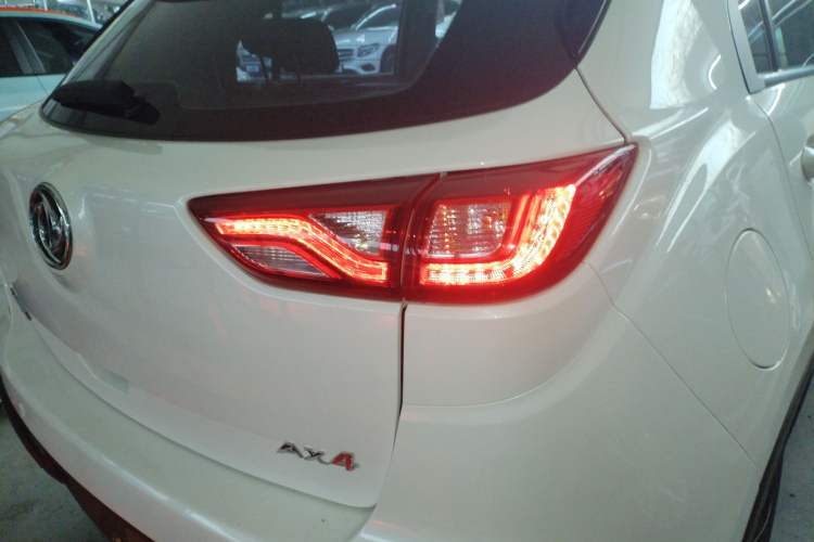 Used Dongfeng Aeolus AX4 2017 1.6L DCT Trendy Style
