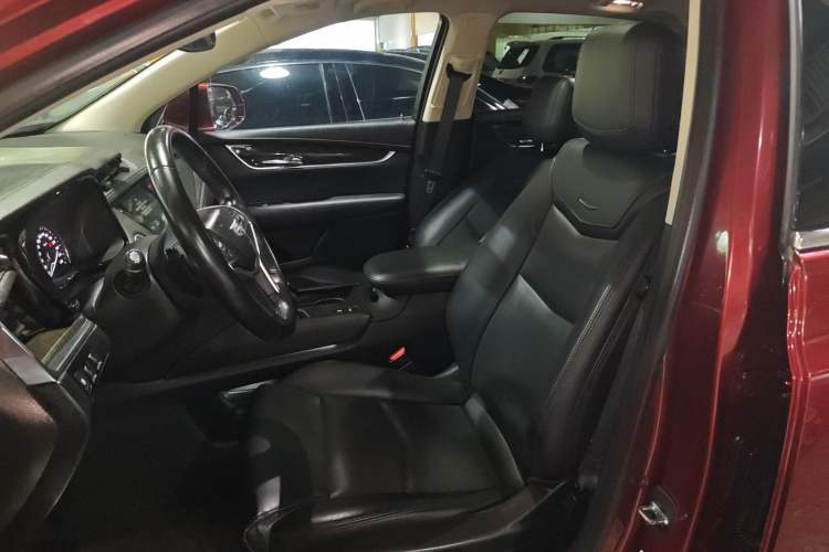 Used Cadillac XT5 2018 25T Luxury Model
