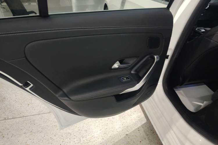 Used Mercedes-Benz A-Class 2020 Restyled A 200 L Sport Sedan Fashion Version
