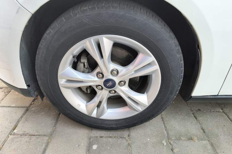 Used Ford Focus 2015 Sedan 1.6L Manual Comfort Model
