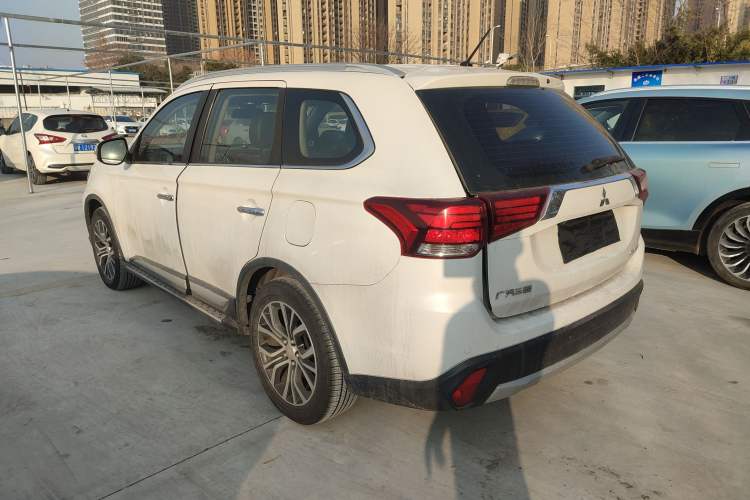 Used Mitsubishi Outlander 2016 2.4L 4x4 Elite Edition 5 Seats