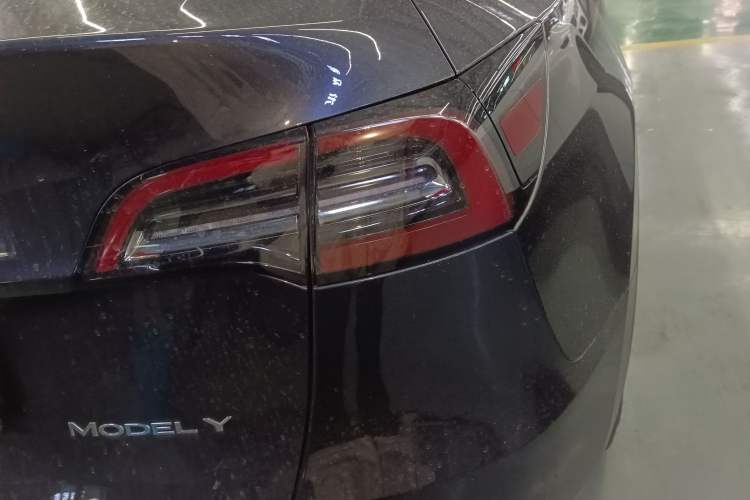 Used Tesla Model Y 2024 Long-Range All-Wheel-Drive Version