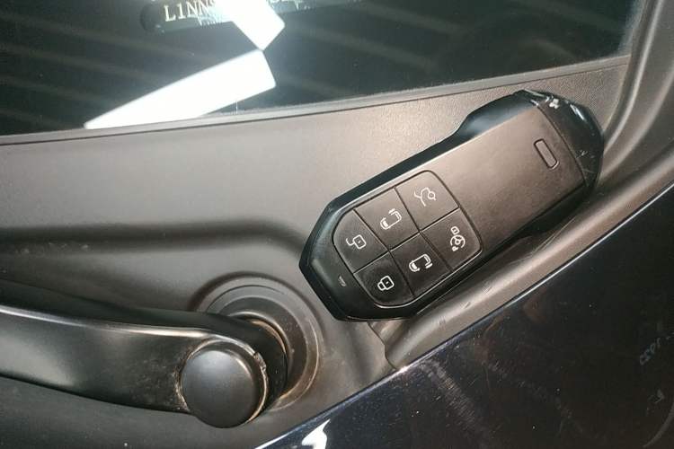 Used XPeng X9 2025 740 Ultra-Long Range Max