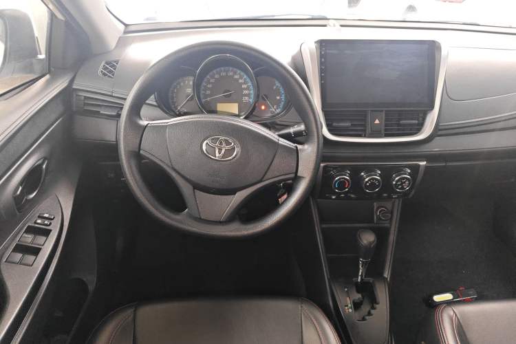 Used Toyota YARiS L 2016 Revised 1.5E CVT Charming Edition