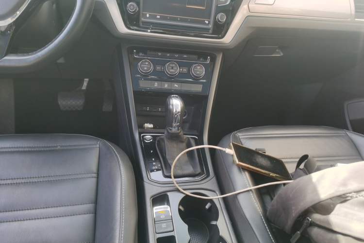 Used Volkswagen Touran 2018 Volkswagen Touran L 280TSI DSG Comfort Edition 7-seater
