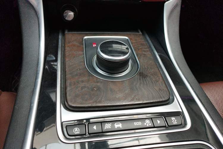 Used Jaguar XFL 2018 XFL 2.0T 250 PS Luxury Edition